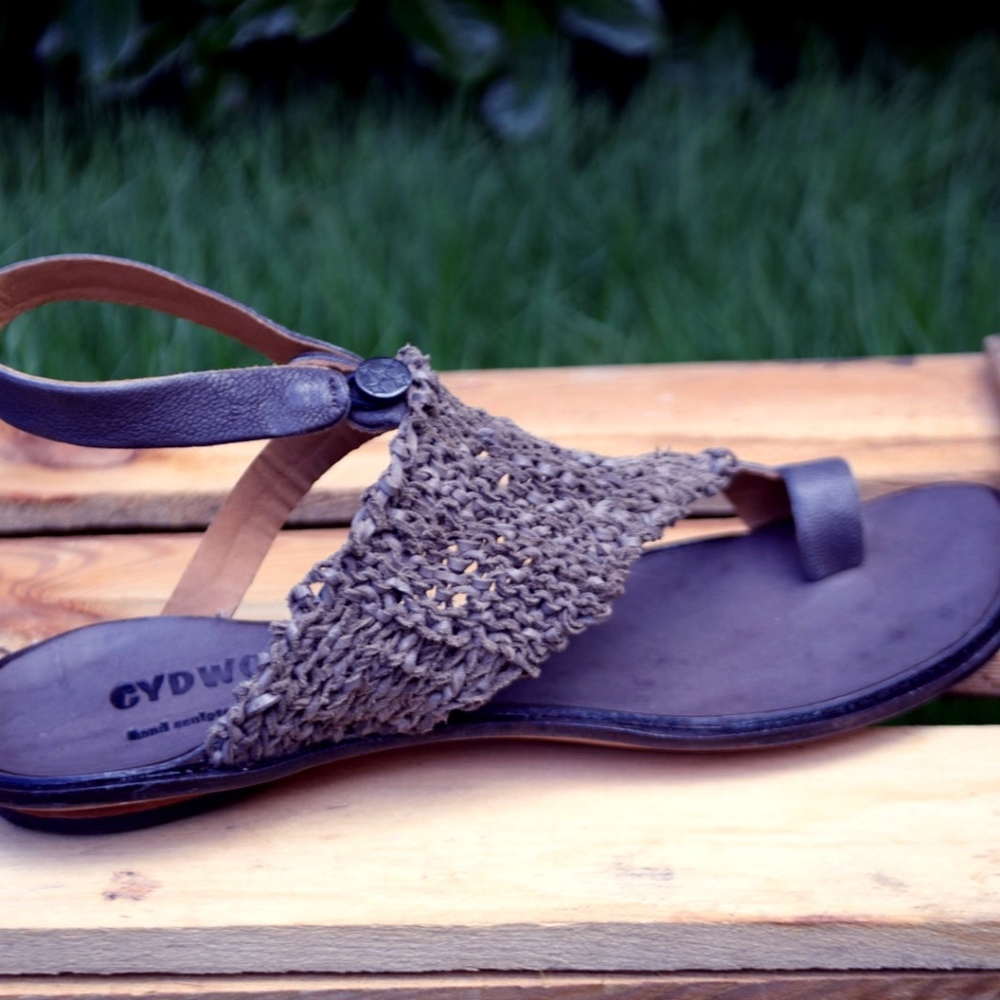 Cydwoq woven leather sandals Incredible design sz9
